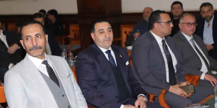 وكيل صناعة الشيوخ يشارك في عزاء والدة وزير الصناعة 