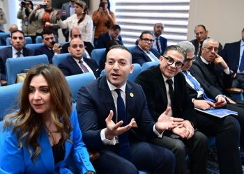 عضو اتصالات النواب يكشف ملامح قانون حماية الأطفال من مخاطر استخدام وسائل التواصل الاجتماعي 