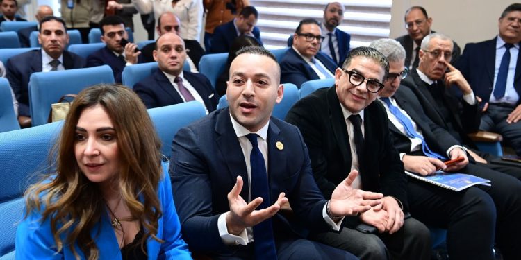 عضو اتصالات النواب يكشف ملامح قانون حماية الأطفال من مخاطر استخدام وسائل التواصل الاجتماعي