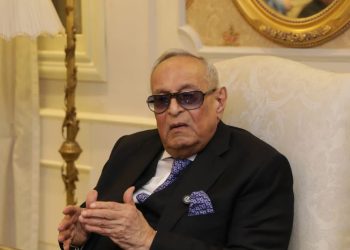 أبو شقة يهنيء البابا تواضروس والأخوة المسيحيين بعيد القيامة المجيد 