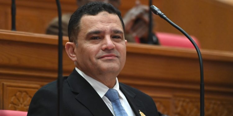 النائب أمير الجزار يتقدم بطلب إحاطة بشأن: إستمرار احتجاز عدد كبير من سيارات ذوي الإعاقة بالموانئ لمدة تقارب الثلاث سنوات