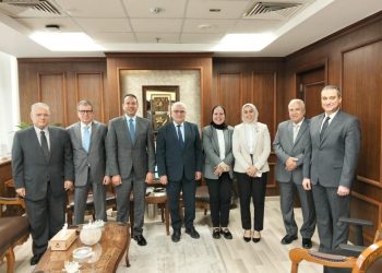 النائبة أمل عصفور تبحث تطوير منظومة التأمينات الاجتماعية وتؤكد ضرورة الإسراع في تطبيق نظام “CRM”