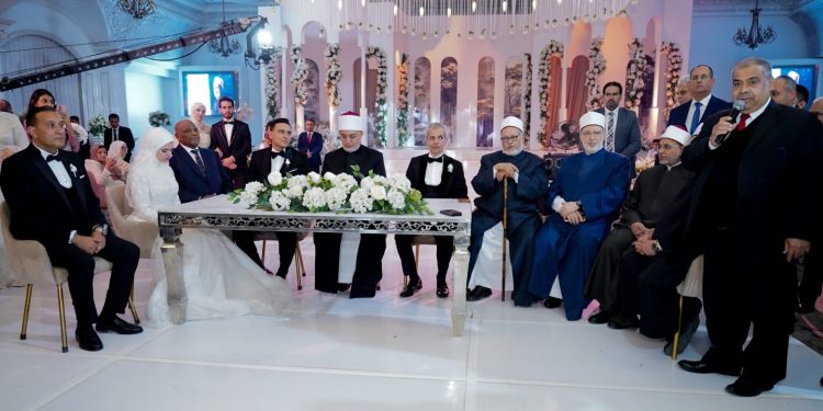 كبار علماء الأزهر ووزير الصحة ومحافظ القاهرة ومفتى الجمهورية في حفل زفاف نجل نائب رئيس منظمة خريجي الأزهر اللواء وائل بخيت 