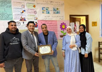 تكريم ” علي فايز” بجامعة بني سويف تقديرًا لجهوده في العمل الخدمي والتنموي