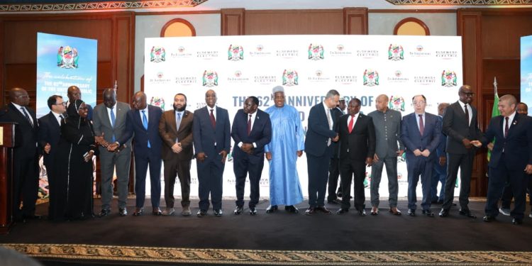 سفارة تنزانيا بالقاهرة تحتفل بالذكرى الـ62 للاستقلال بحضور دبلوماسي رفيع