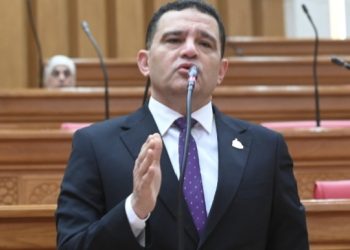 النائب أمير الجزار يتقدم بطلب إحاطة بشأن: عدم تنفيذ قرار رئيس الوزراء لحصر ودراسة تعيين أوائل خريجي الجامعات الحكومية دفعة 2014 وحتى 2021