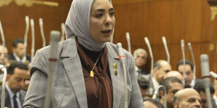 النائبة وفاء رشاد تطالب بإدراج مادة “الثقافة الصحية والوقاية الطبية” في المدارس