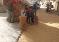 محافظ الجيزة: رصف 11 شارعًا ومتفرعاتهم بالانترلوك بمنطقة أرض الجمعية في إمبابة