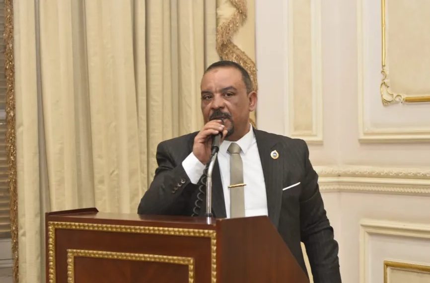 النائب أحمد حافظ يقترح منصة إلكترونية موحدة لتراخيص الأنشطة الصناعية لسرعة الإجراءات وزيادة الانتاج