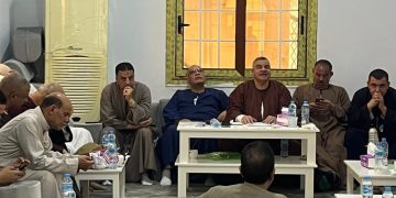 النائب فيصل أبو عريضة ينجح في إنهاء خصومة بين عائلتين بالصف ويصلح بينهما