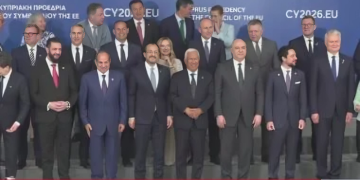 الرئيس السيسي يتوسط قادة العرب وأوروبا في صورة جماعية بـ”نيقوسيا” لترسيخ شراكة استراتيجية عابرة للمتوسط