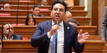 النائب أيمن محسب: فتح مضيق هرمز مناورة تكتيكية وقناة السويس تتأثر بالصراعات الإقليمية