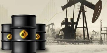 ترامب يربك حسابات الطاقة.. أسعار النفط تتهاوى وسط تقلبات “هرمز” وتحركات عسكرية أمريكية مريبة