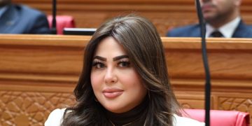 النائبة ولاء الصبان تطالب بإلزام المولات الجديدة باستخدام الطاقة الشمسية وتقليل الضغط على شبكة الكهرباء