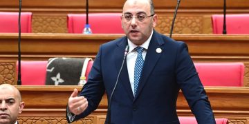 برلمانية حماة الوطن توافق على الحساب الختامي للعام ٢٠٢٤-٢٠٢٥.. والعطيفي يتساءل عن تأخر موازنة البرامج والأداء ويدعو لسرعة إدمان الاقتصاد الغير الرسمي 