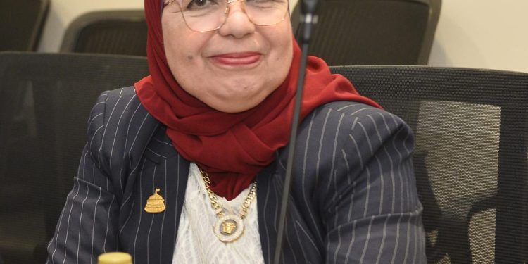 أمل عصفور : مصر تتبني موقف مسؤول ومتزن يقوم على دعم أمن واستقرار دول الخليج العربي