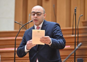 النائب أحمد علاء يتقدم بطلب المناقشة العامة بشأن سياسة الحكومة بشأن تسعير الكربون