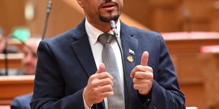 النائب جرجس لاوندي يتقدم باقتراح برغبة للقضاء علي أزمة أسرة رعاية مركزة للعلاج على نفقة الدولة