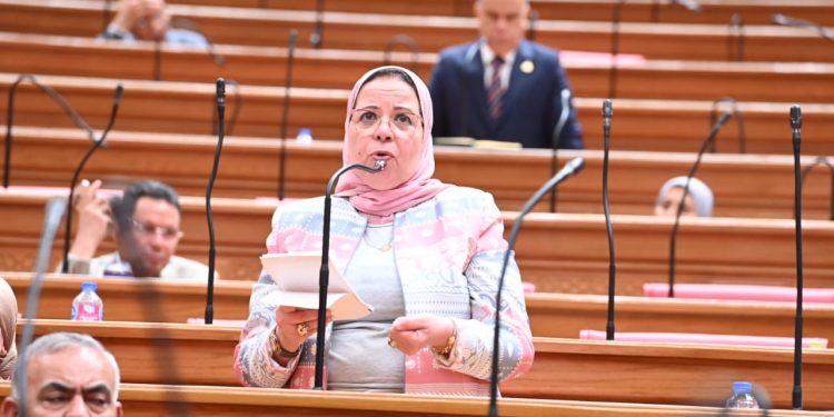 النائبة أمل عصفور : المرحلة الحالية تتطلب زيادة الاعتماد على القطاعات الإنتاجية وتعظيم الإيرادات