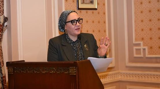 داليا الأتربي: السوشيال ميديا سلاح ذو حدين.. والأسرة المصرية تعد المتضرر الأكبر من سوء استخدام وسائل التواصل الاجتماعي