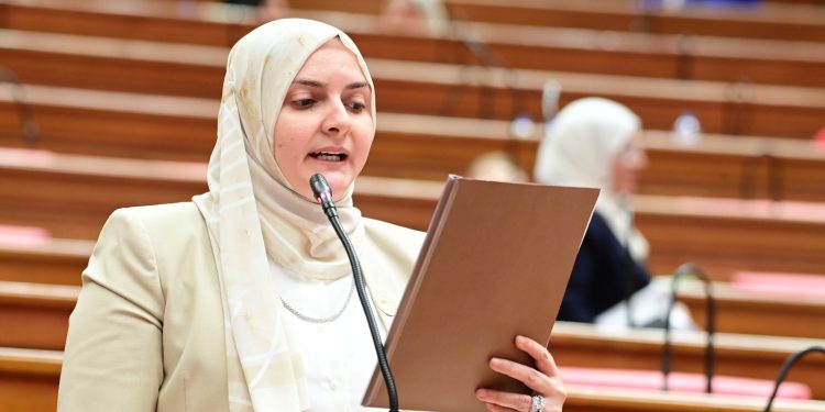 النائبة جيلان أحمد: زيادة الأجور والعلاوات خطوة مهمة لتعزيز الحماية الاجتماعية