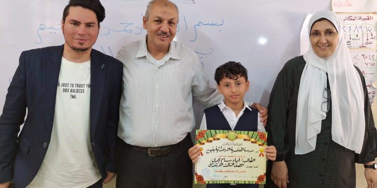 تكريم أوائل الثالث الابتدائى تحت رعاية الأستاذ عماد حمدي مدير مدرسة المعتمدية بالجيزة
