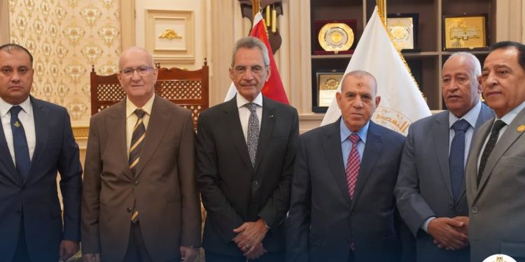 وزير شئون المجالس النيابية يُهنئ رئيس محكمة النقض ورئيس مجلس القضاء الأعلى بمناسبة توليه مهام منصبه