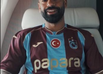 رسميًا.. محمد صلاح بقميص طرابزون سبور التركي | صور