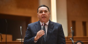 أول تحرك برلماني بعد شكاوى تسجيل خطوط محمول بأسماء مواطنين دون علمهم