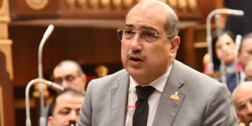النائب إيهاب وهبة يطالب وزير الاتصالات بمحاسبة شركات المحمول بشأن شكاوى المواطنين بنفاد باقات الإنترنت مبكرًا