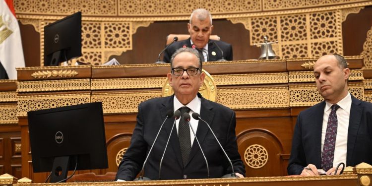 للحماية من أضرار السوشيال ميديا.. طارق عبد العزيز يطالب بإدراج مادة التربية الرقمية بمناهج العام الدراسي الجديد