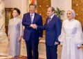 الرئيس السيسي وقرينته يصطحبان الرئيس الصيني وقرينته في جولة داخل المتحف المصري الكبير