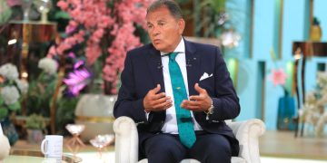 حاتم باشات لـ«منى الشاذلي»: السيسي أولى إفريقيا اهتمامًا غير مسبوق منذ 2014.. ومصر صاحبة تاريخ طويل في دعم مشروعات المياه والتنمية بالقارة