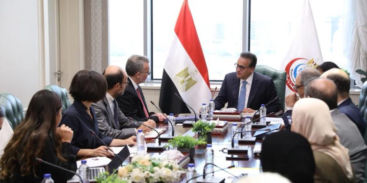 وزير الصحة يبحث مع بنك الاستثمار الأوروبي تعزيز التعاون ودعم المشروعات الصحية ذات الأولوية