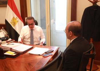 وزير الصحة يوجه الشكر لرئيس الهيئة العامة للتأمين الصحي السابق ويبحث خطة العمل المستقبلية للهيئة وتطوير منظومة الخدمات