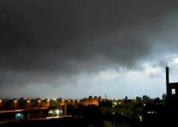 حرق المخلفات وقش الأرز.. أسباب السحابة السوداء والتلوث الجوي وتهديد البيئة