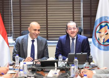 في يوم المعلم.. وزيرا المالية والتعليم يعلنان زيادة في مرتبات المعلمين العام الدراسي المقبل