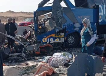 وفاة 13 وإصابة 33 على الأقل في تصادم تريلا مع أتوبيس بطريق أسيوط الغربي