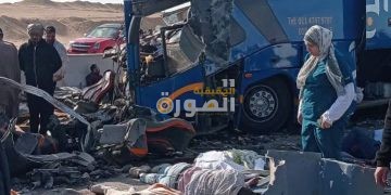 وفاة 13 وإصابة 33 على الأقل في تصادم تريلا مع أتوبيس بطريق أسيوط الغربي