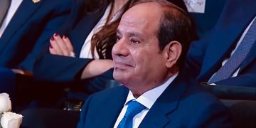 الرئيس السيسي: الدولة نجحت في حل أزمة الكهرباء تحقيقًا للتنمية.. وإزالة المقابر تم بسبب للمياه الجوفية