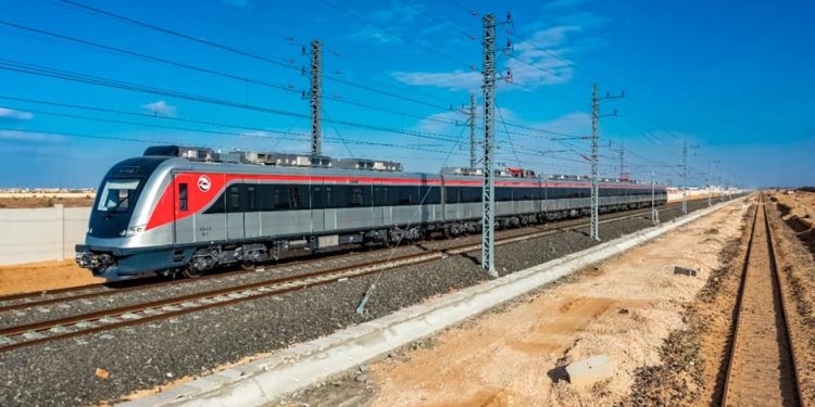 قطار العاصمة LRT يعمل حتى منتصف الليل.. مواعيد التشغيل الجديدة من عدلي منصور ومدينة الفنون والثقافة إلى بدر