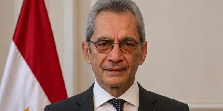 وزير شئون المجالس النيابية يُهنئ الرئيس السيسي بذكرى انتصارات أكتوبر المجيدة