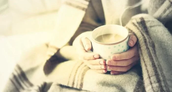 أفضل 7 مشروبات دافئة لفصل الخريف: السحلب والقهوة بالقرفة ولاتيه اليقطين وطريقة تحضيرها